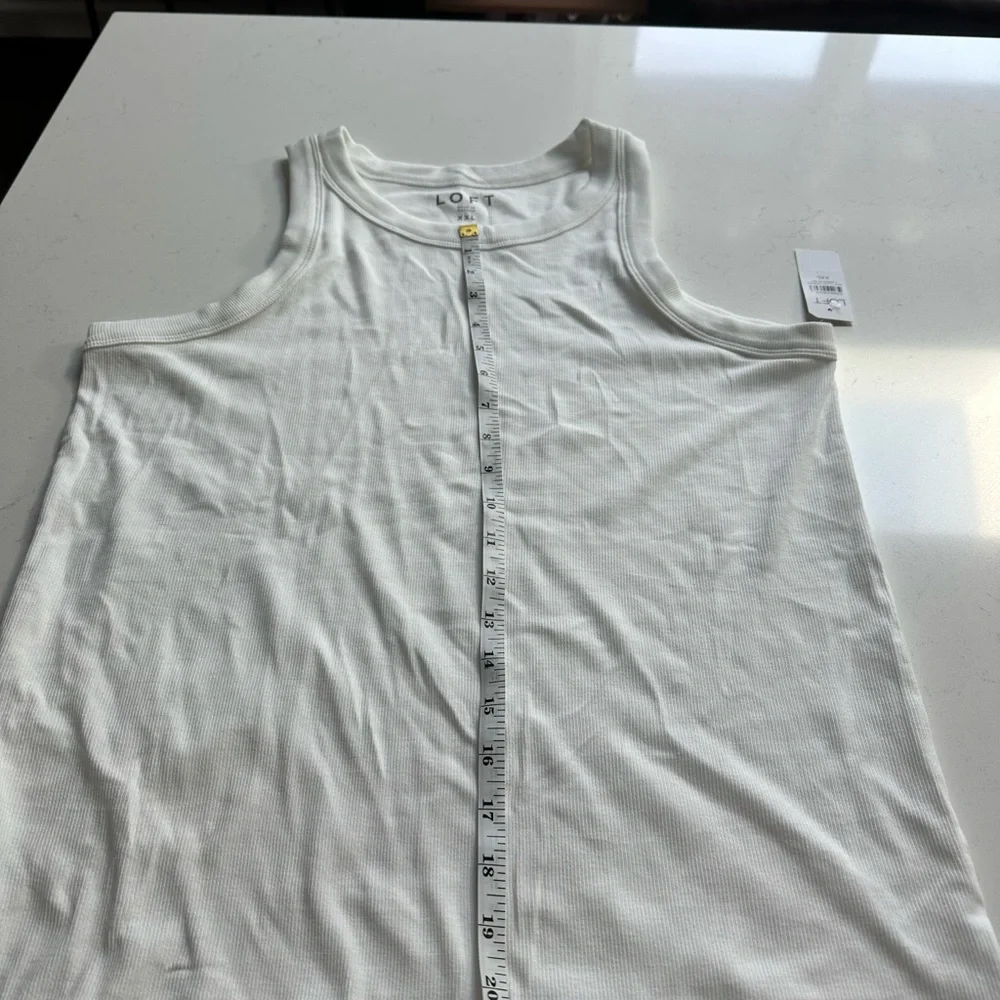 LOFT White Tank Top with Round Neckline and Sleeveless Style - Picture 6 of 9